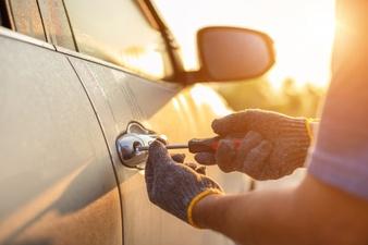 Read more about the article Could an Automotive Locksmith Get You Out of a Fix?