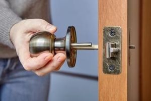 Read more about the article How A Commercial Locksmith Can Rekey or Replace Your Locks