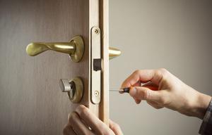 Read more about the article Finding A Locksmith You Can Trust As A Landlord